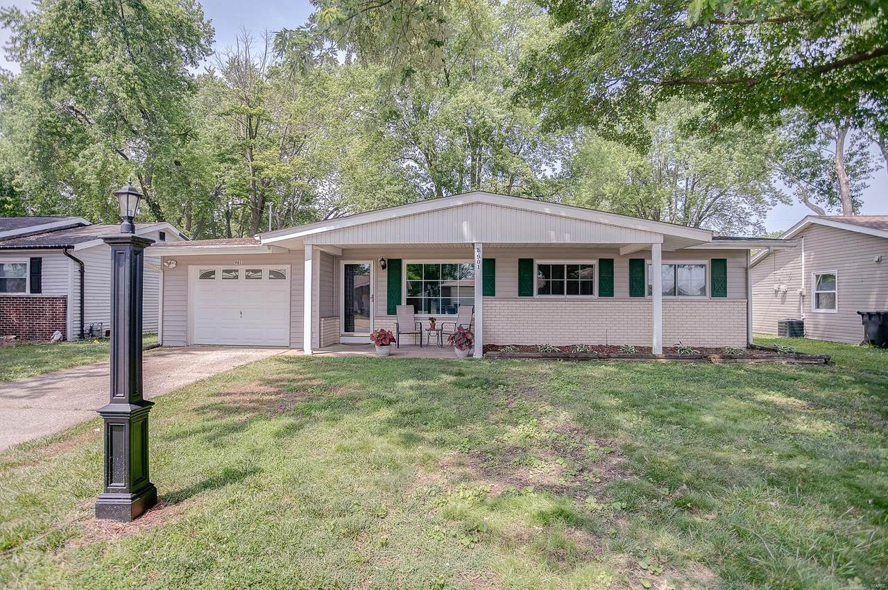 901 Coral Drive - Photo 1