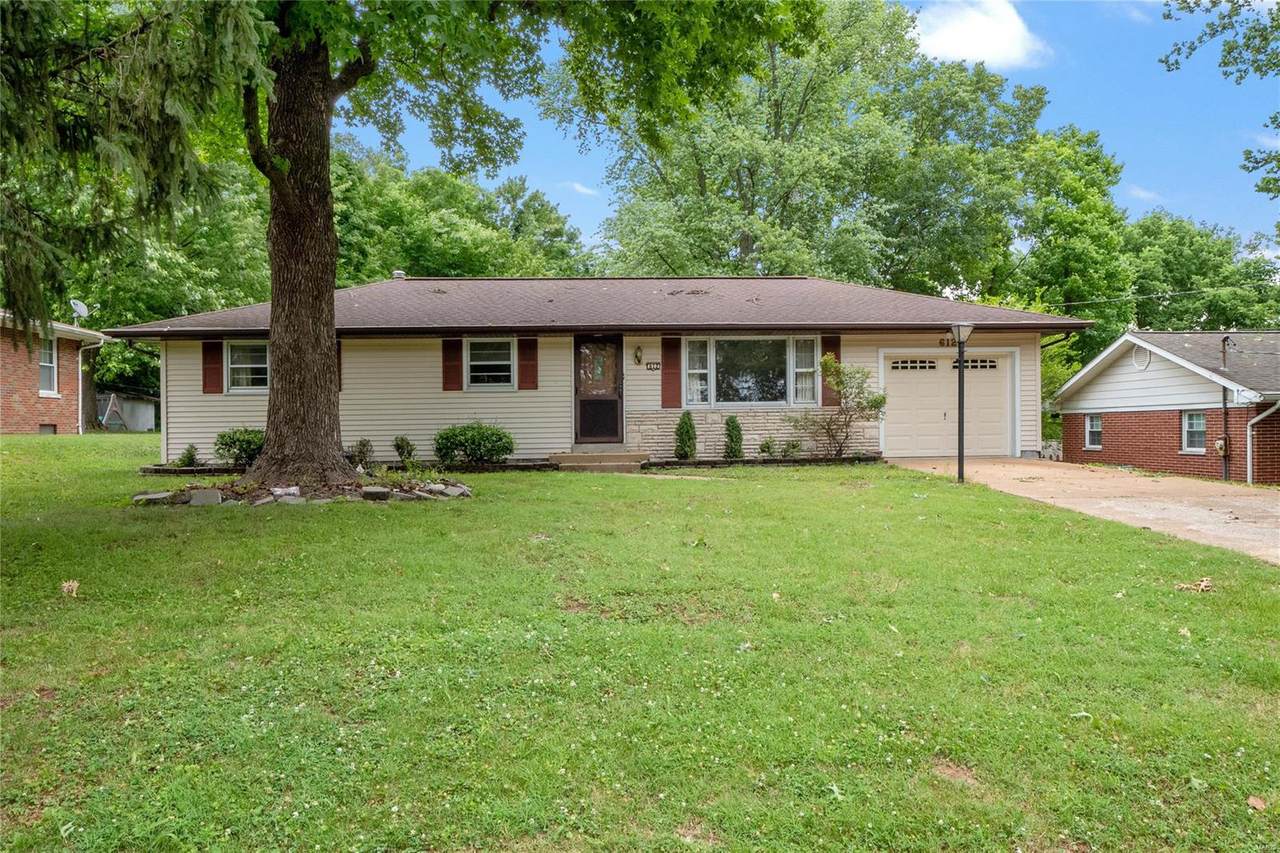 612 Bridgeview Drive - Photo 1
