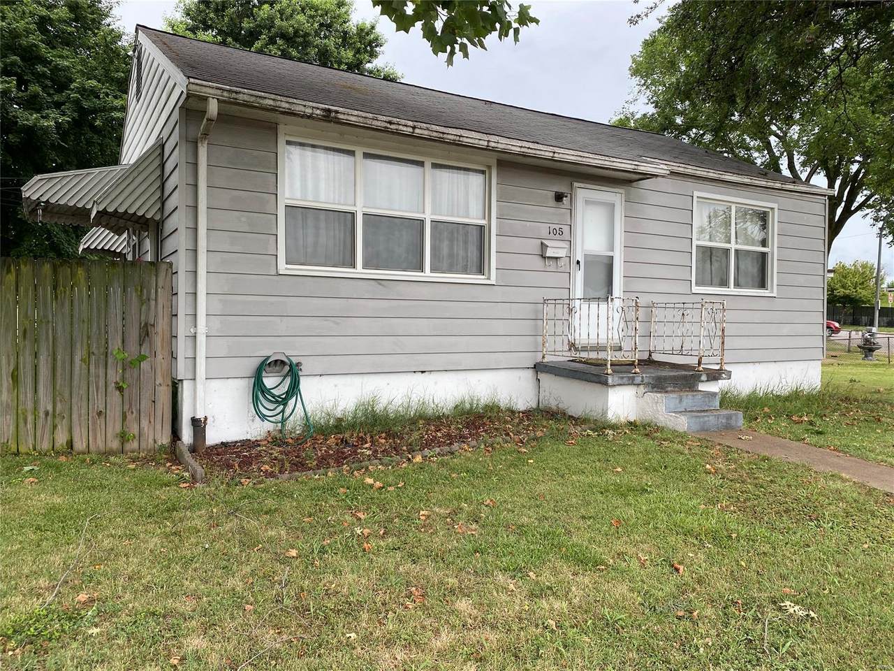 105 River City Boulevard - Photo 1