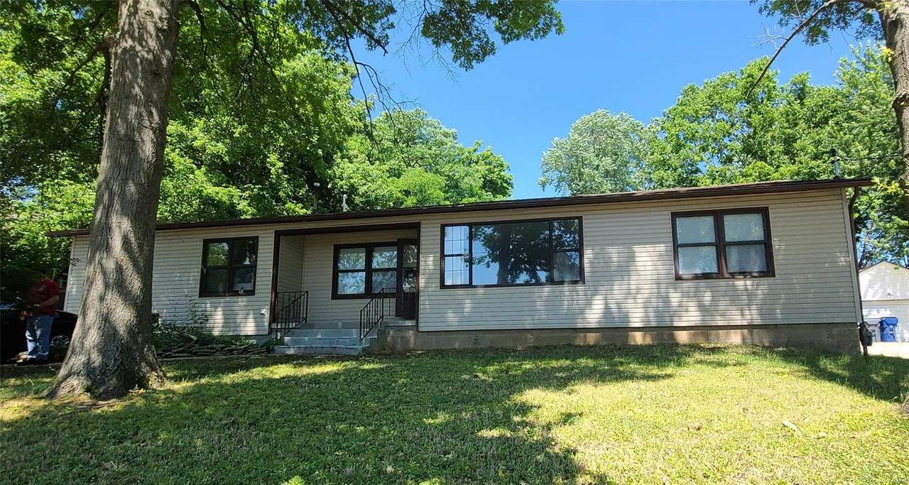 435 Main - Photo 1