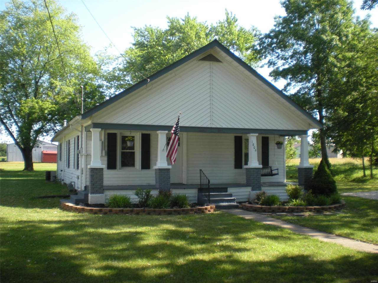 11806 Locust - Photo 1