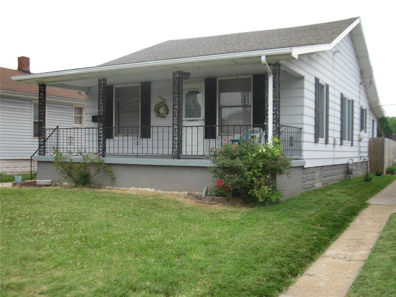 2869 Iowa St - Photo 1