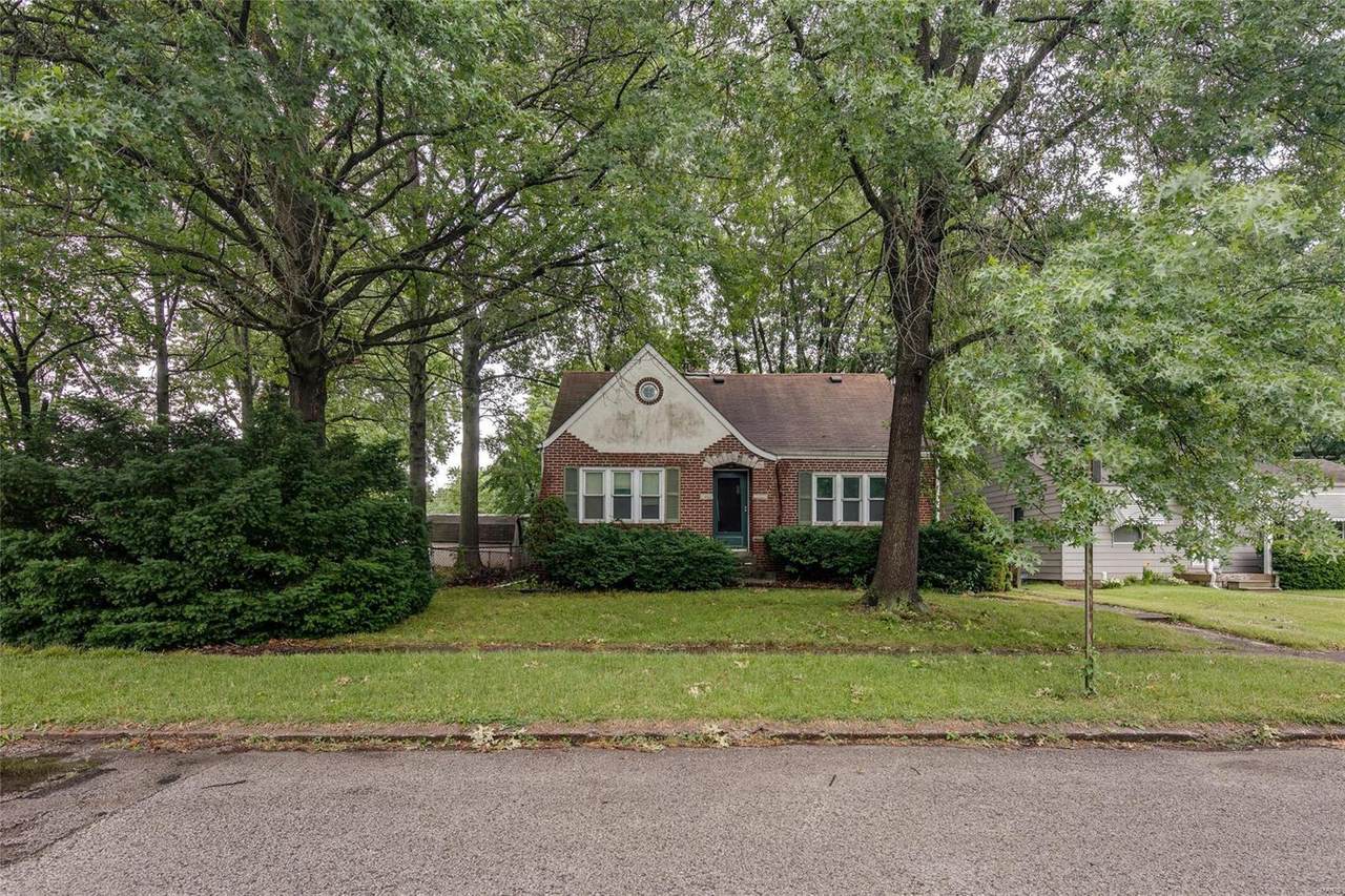 304 38th - Photo 1