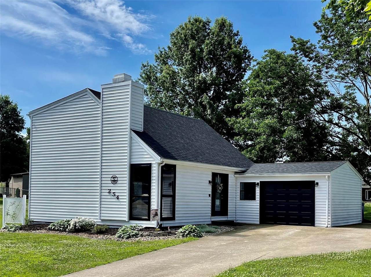 254 Shore Drive Southwest - Photo 1