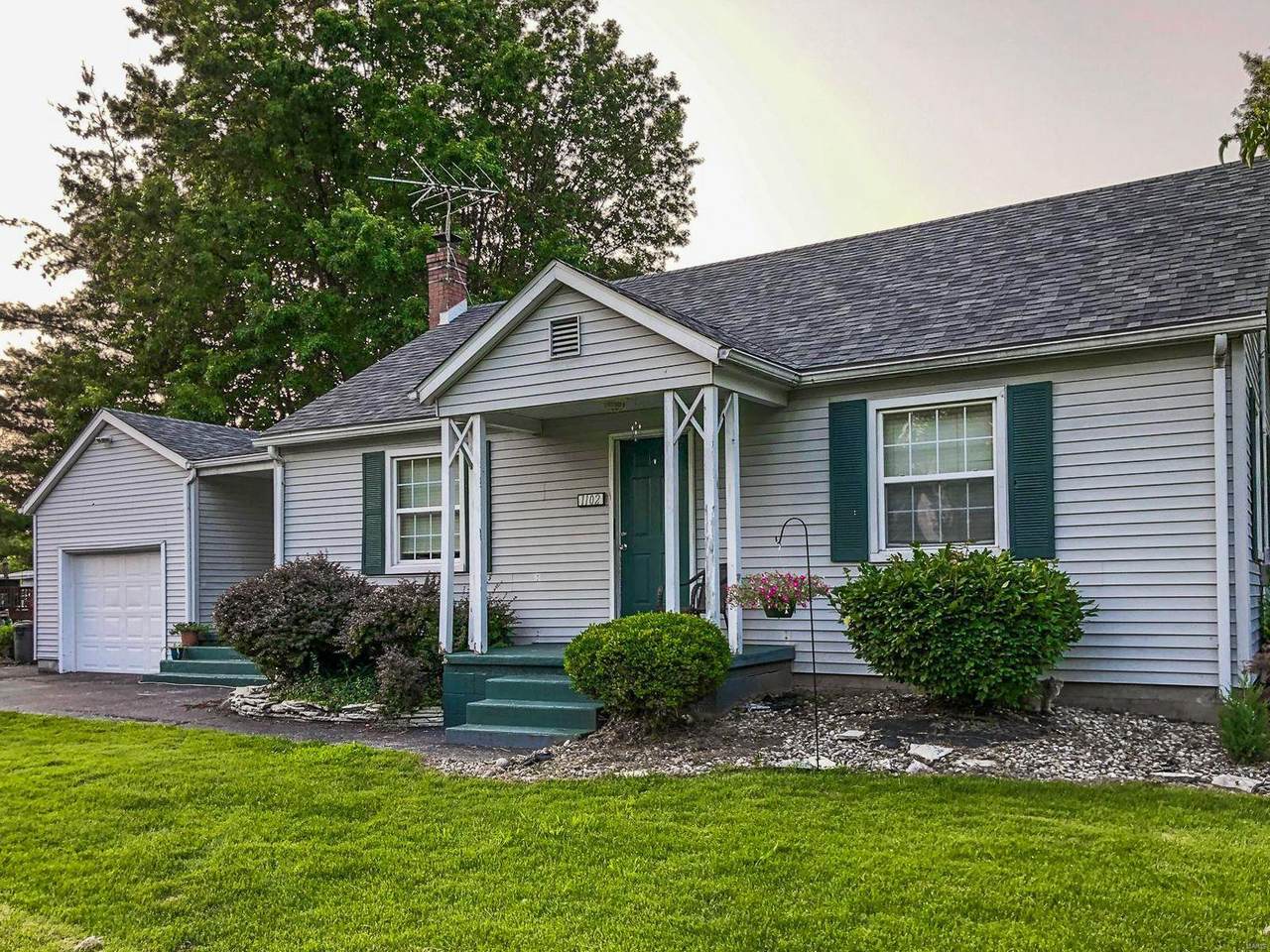 1102 Juniper Avenue - Photo 1