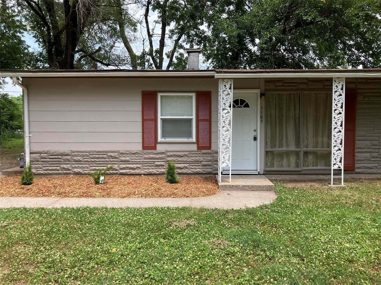1107 St Helena Avenue - Photo 1