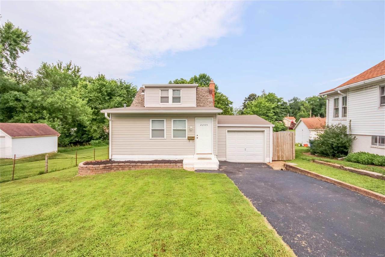 2245 Spencer Avenue - Photo 1