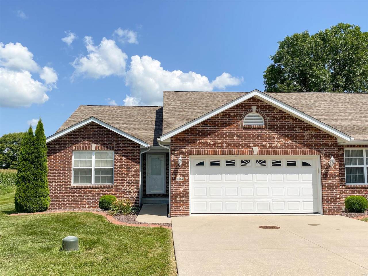 404 Elizabeth Drive - Photo 1