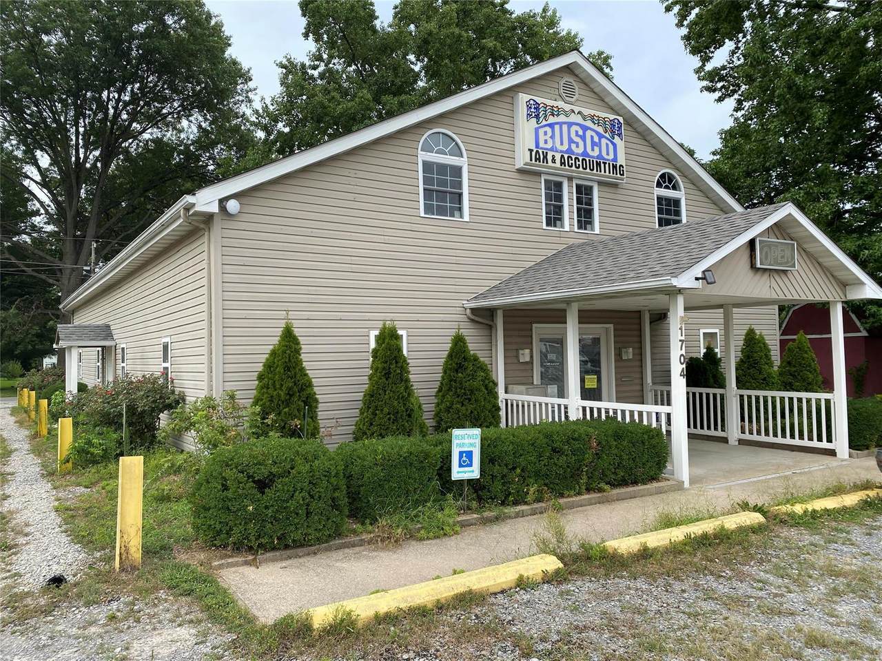 1703 Dewey Street - Photo 1