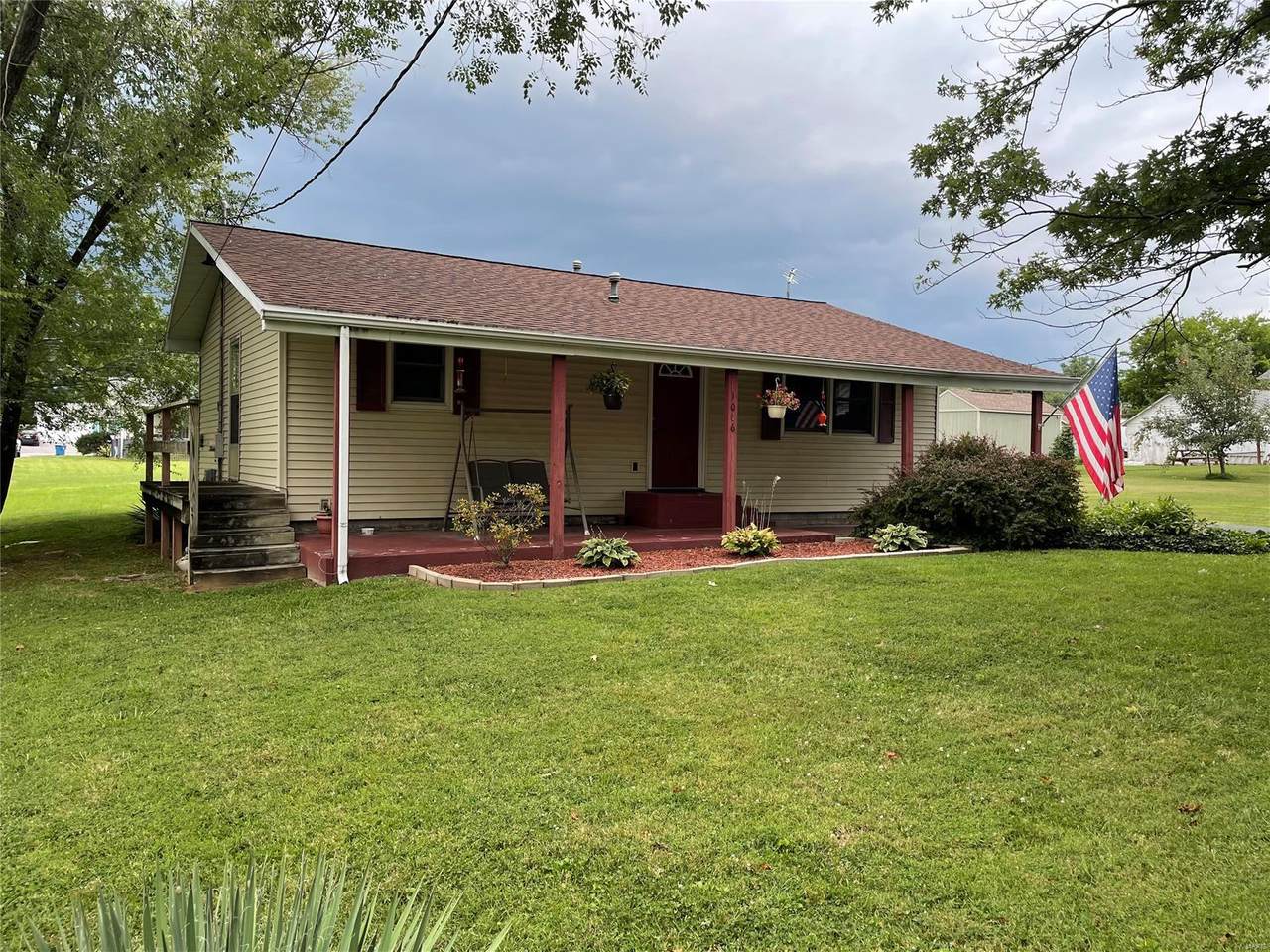 1006 9th Street - Photo 1