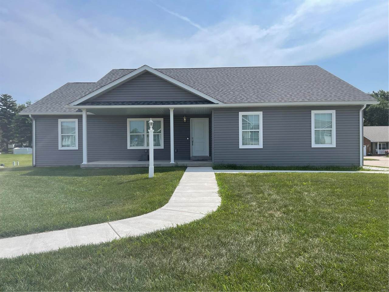 5 Christopher Court - Photo 1