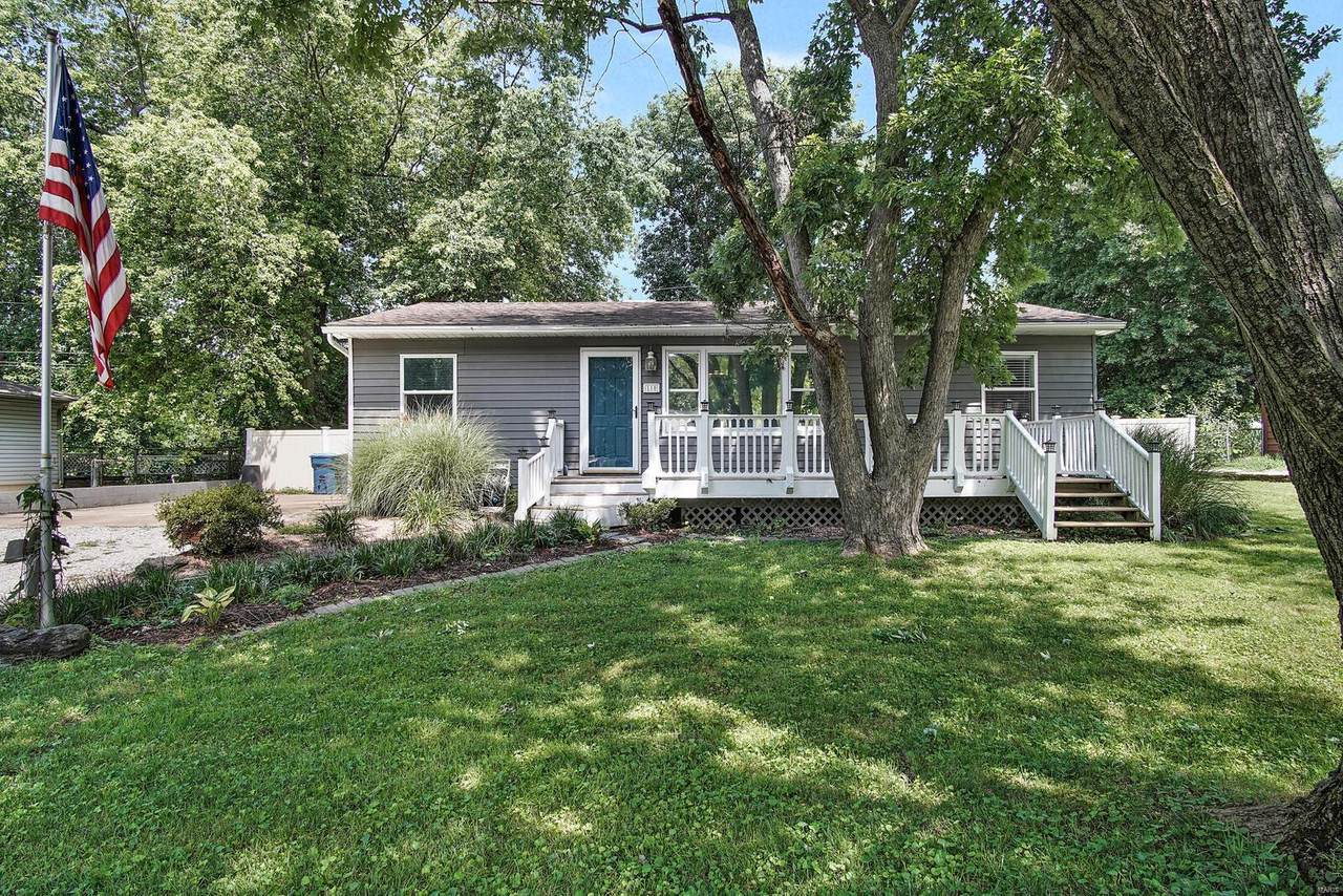 110 3rd St - Photo 1