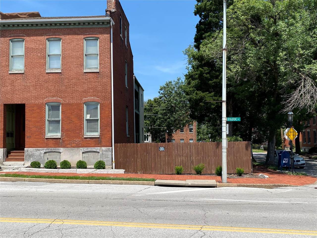 903 Park Avenue - Photo 1