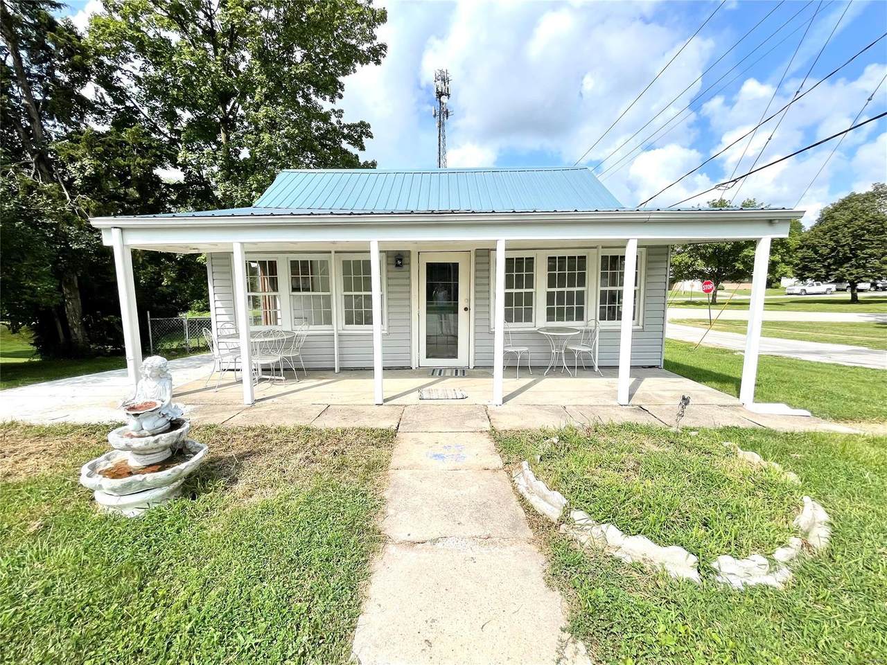 302 East Street - Photo 1