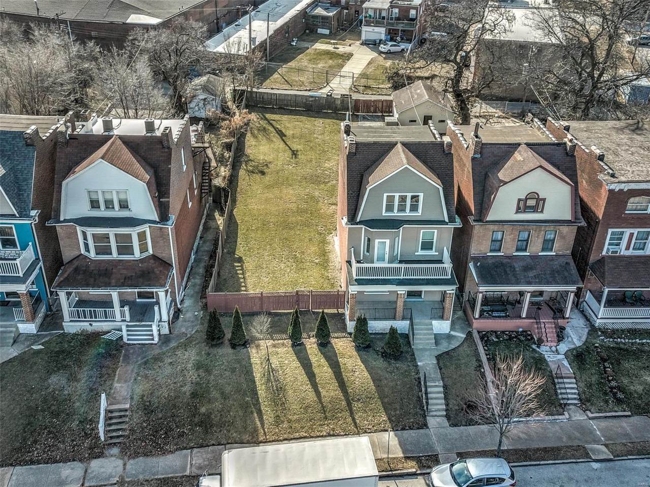 4540 Washington Boulevard - Photo 1