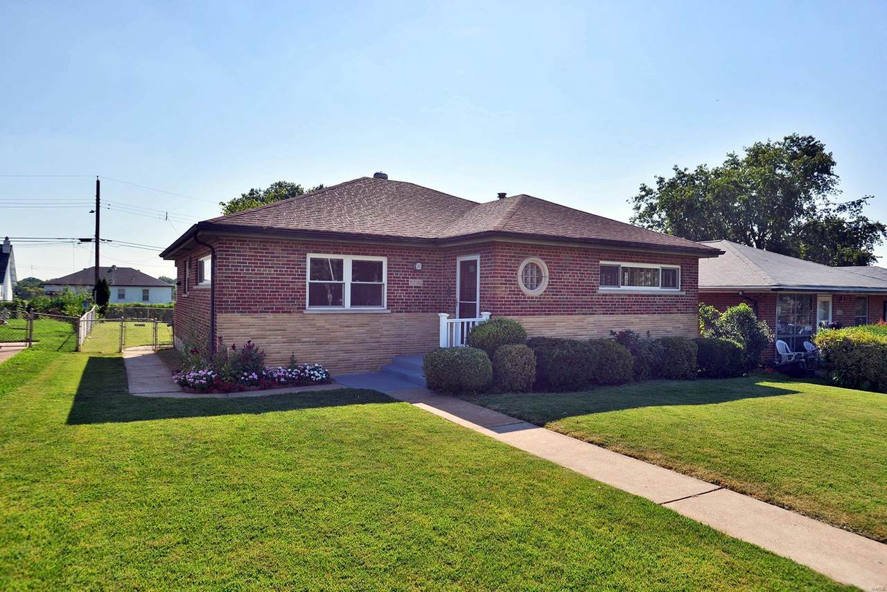 3740 Upton - Photo 1
