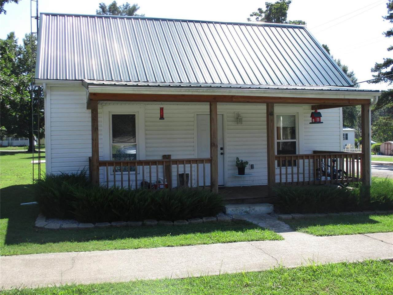 411 Plum - Photo 1