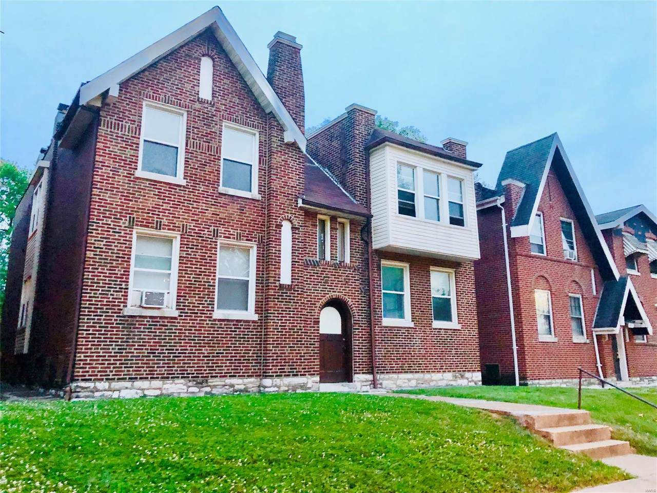 4718 Grand Boulevard - Photo 1