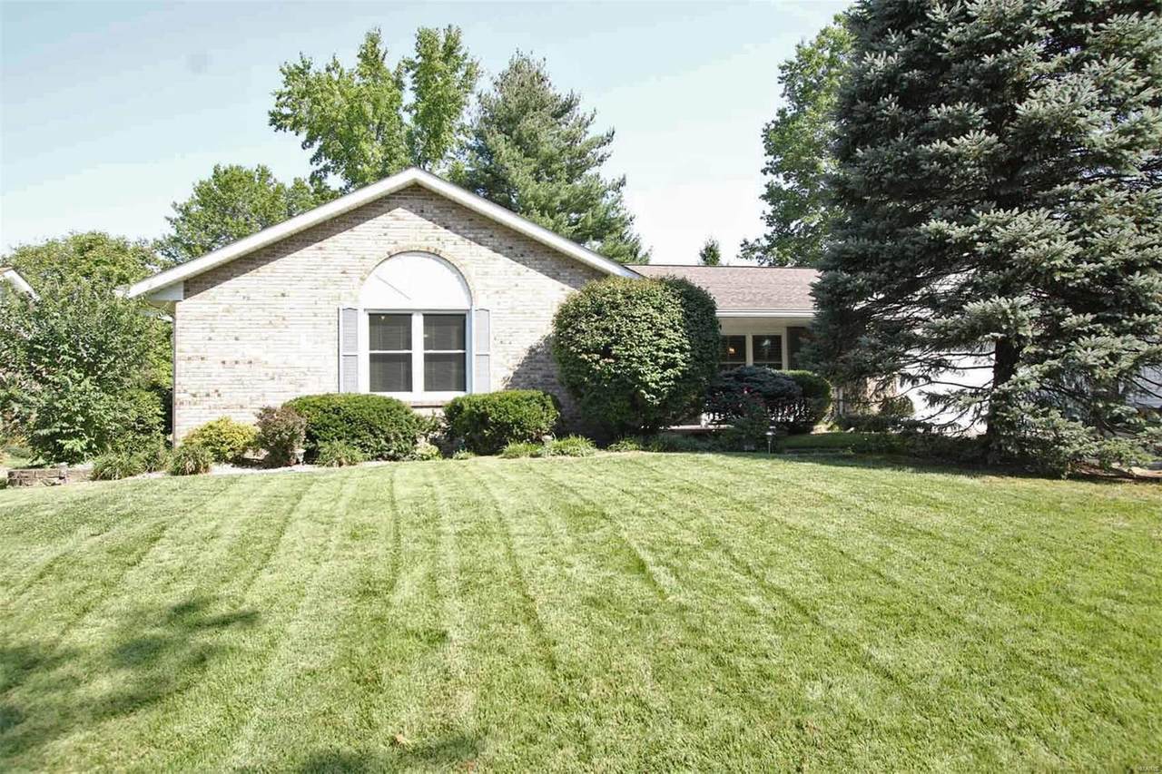 906 Cambridge Court - Photo 1