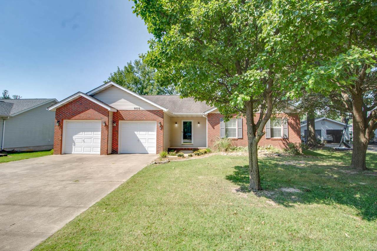 956 Albers Lane - Photo 1