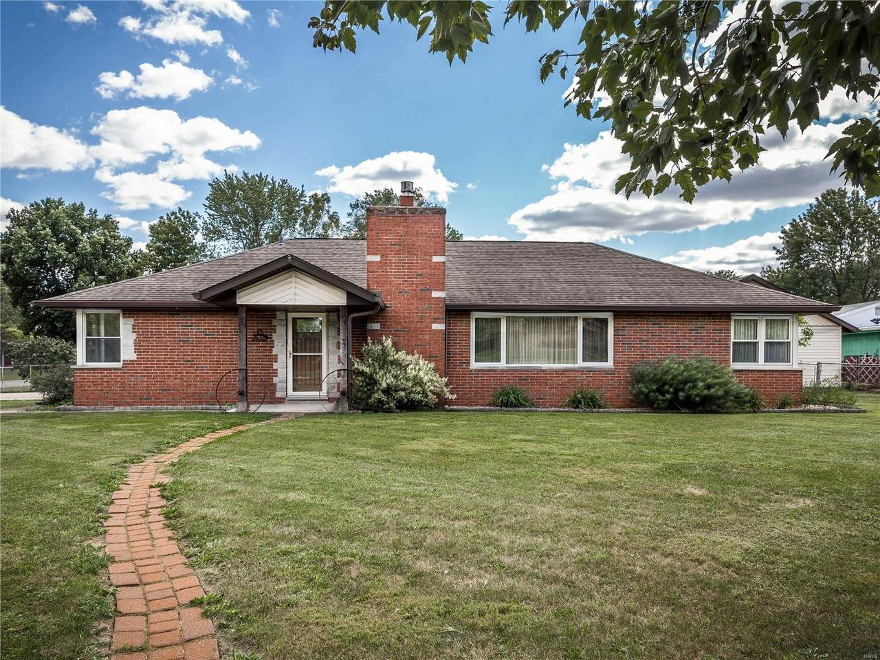 640 English Place - Photo 1