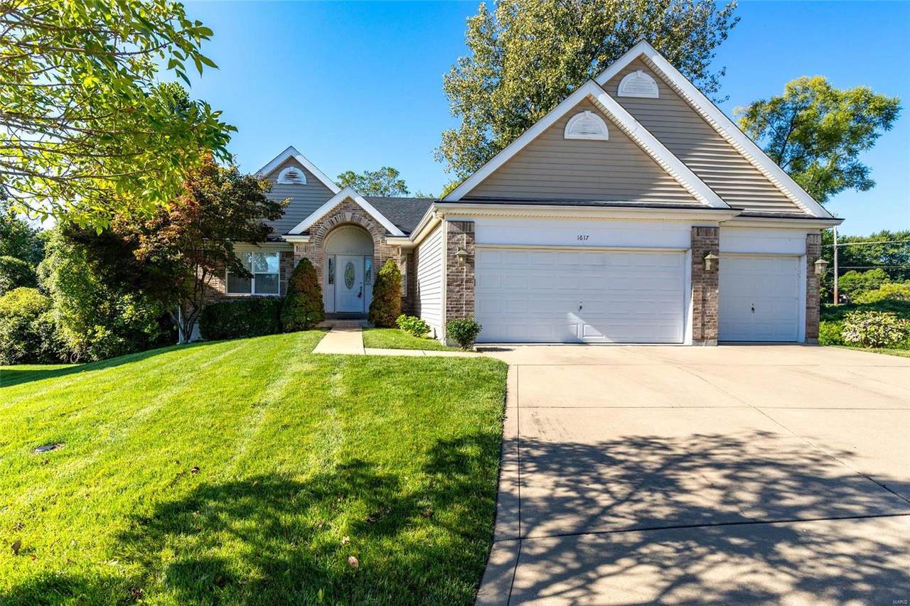 1617 Emerald Creek - Photo 1