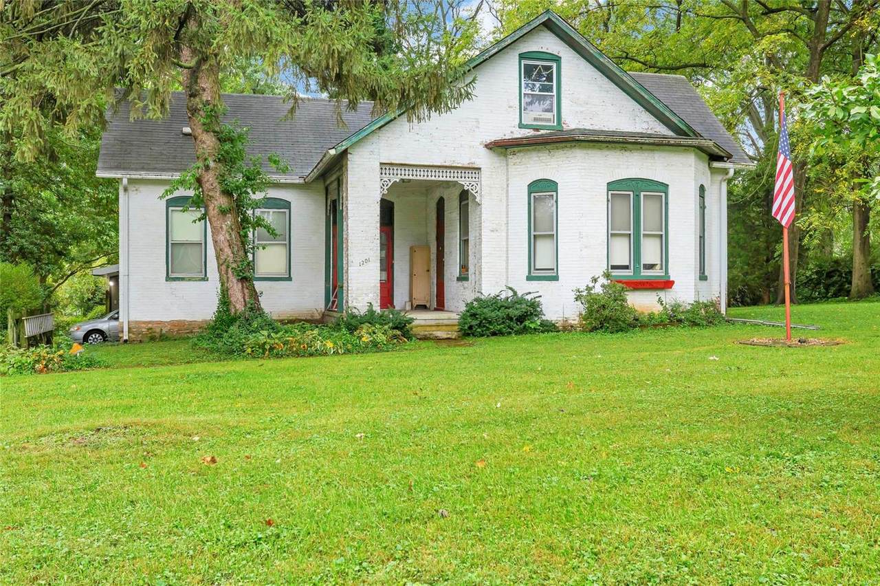 1201 Mascoutah Avenue - Photo 1