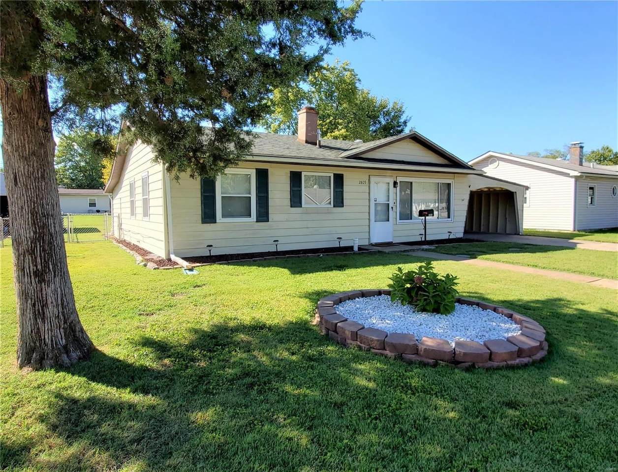 2809 Birch Avenue - Photo 1