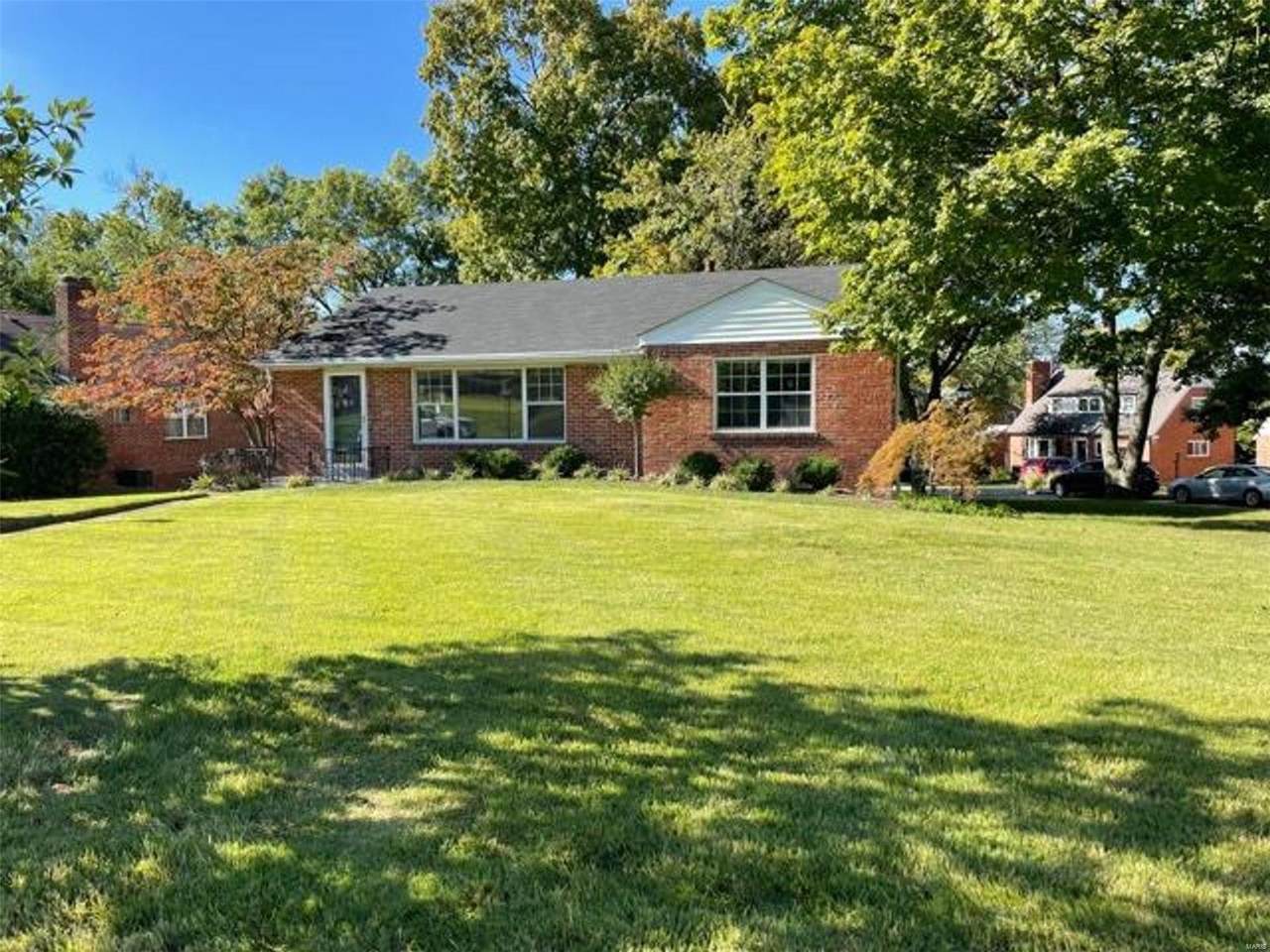 569 Mapleview Drive - Photo 1