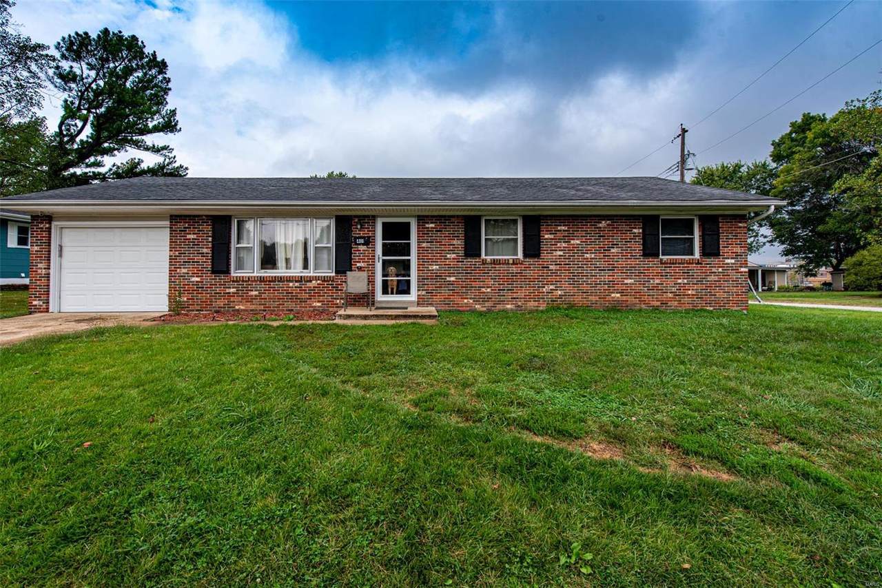 401 Crestview Drive - Photo 1