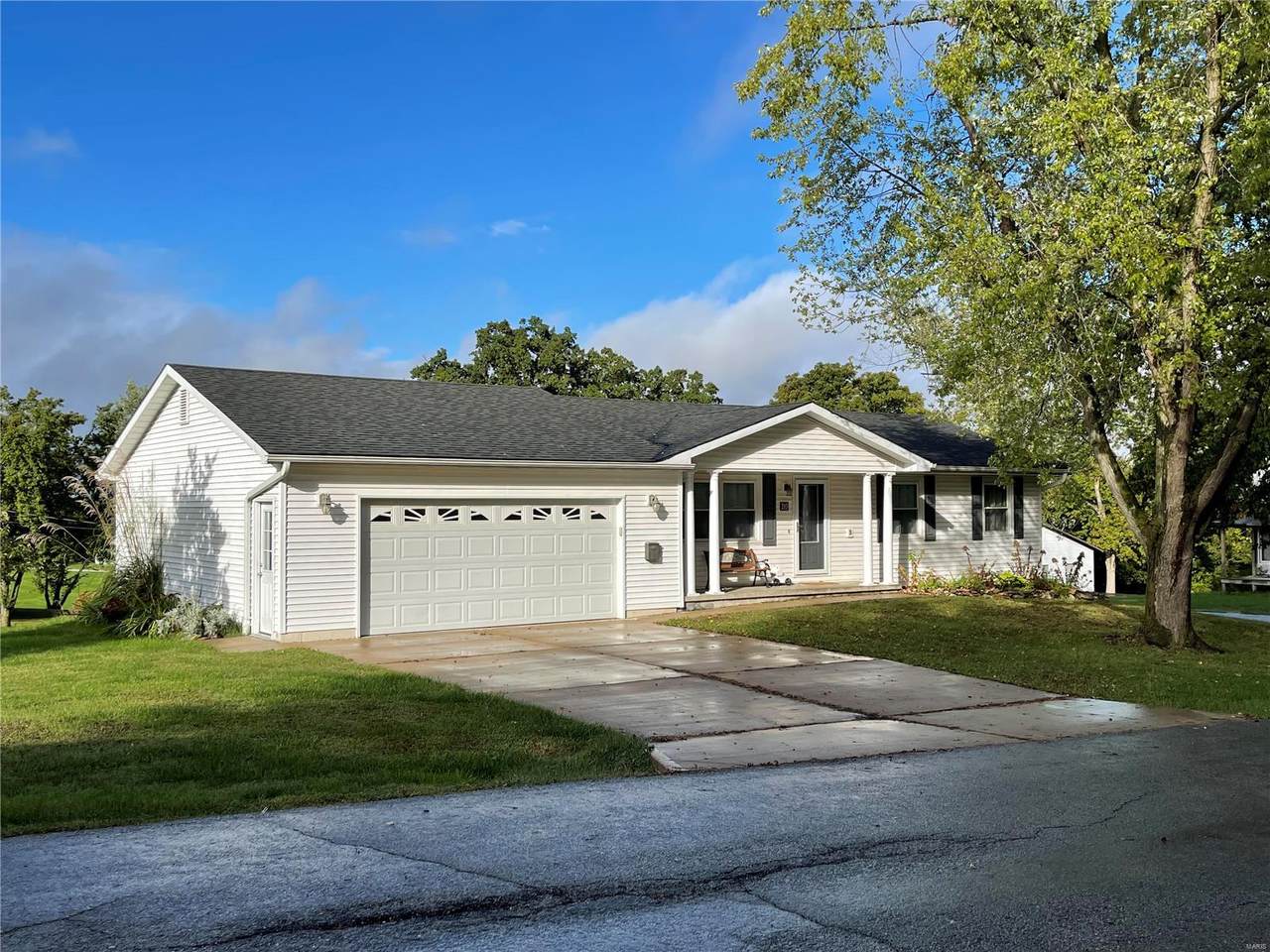 210 Mary - Photo 1