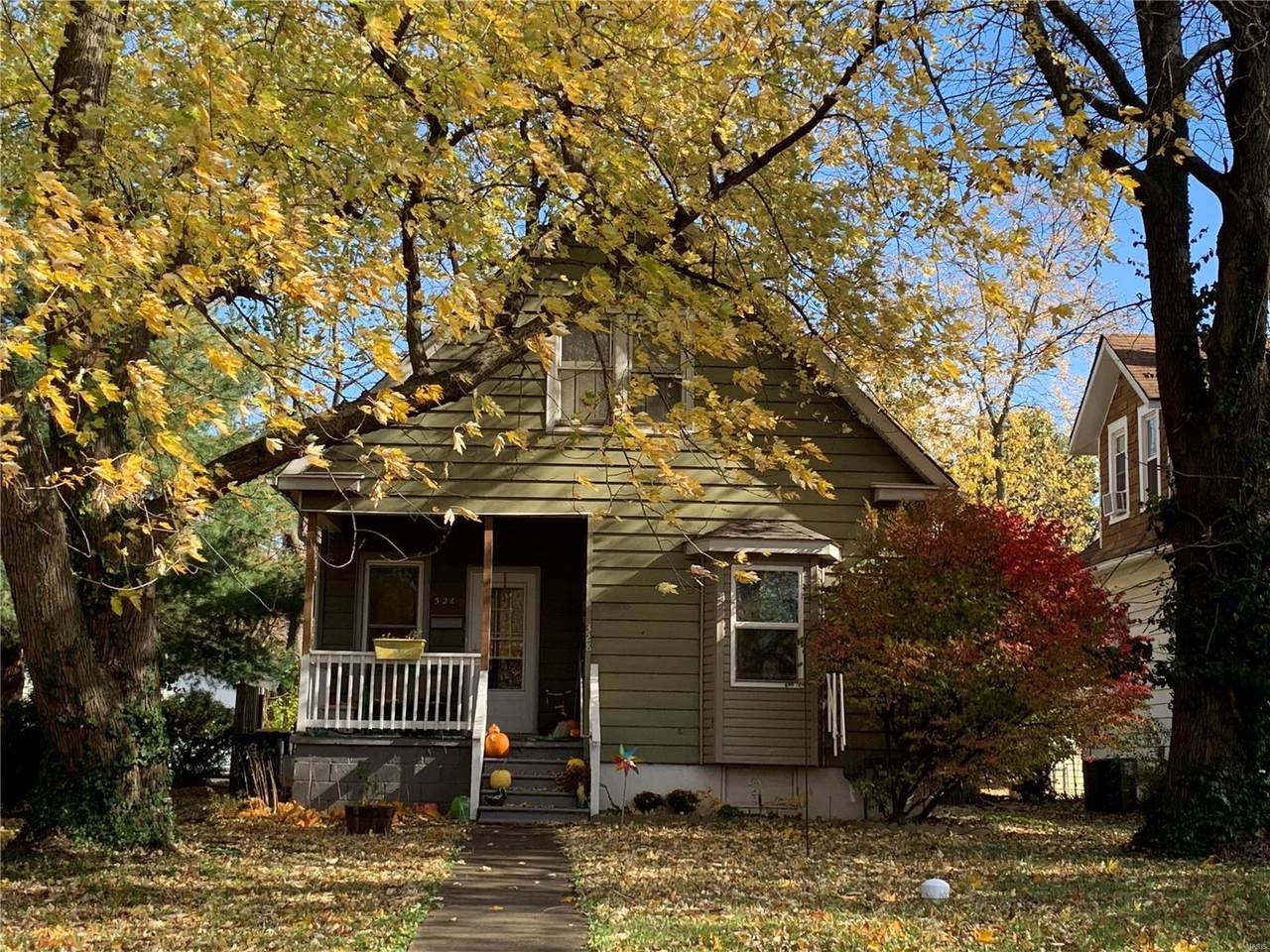 328 Brown Avenue - Photo 1