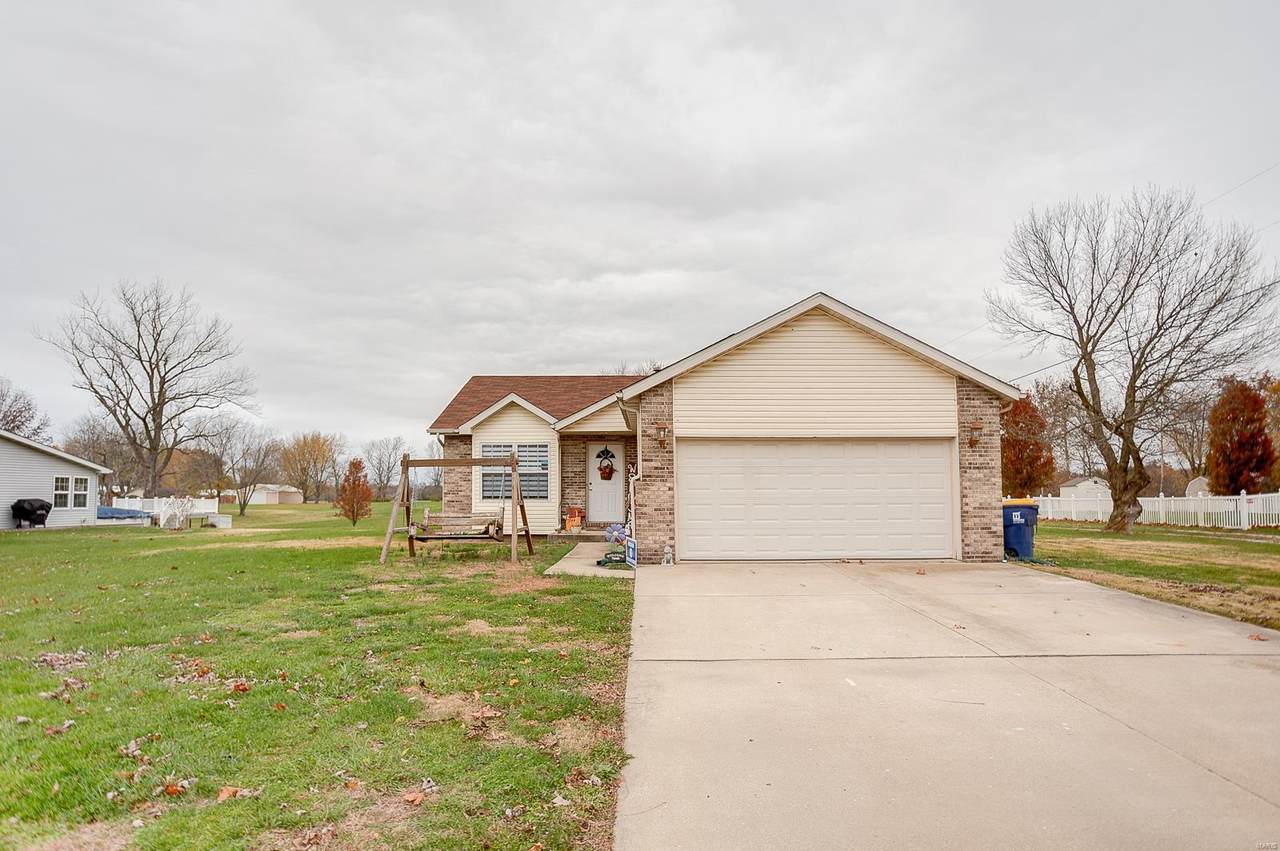 231 Roosevelt Drive - Photo 1