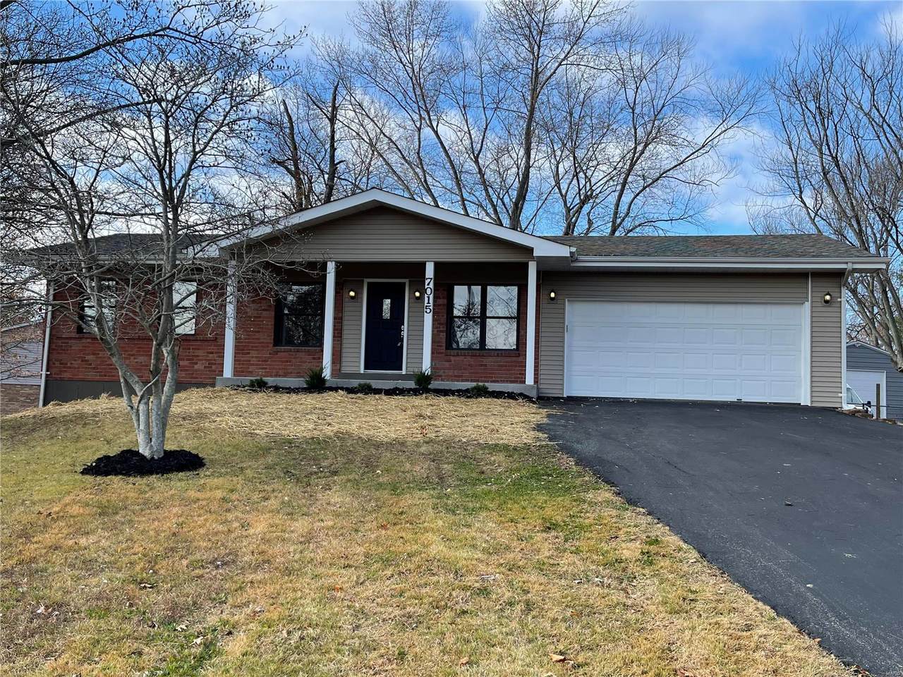 7015 Becker - Photo 1