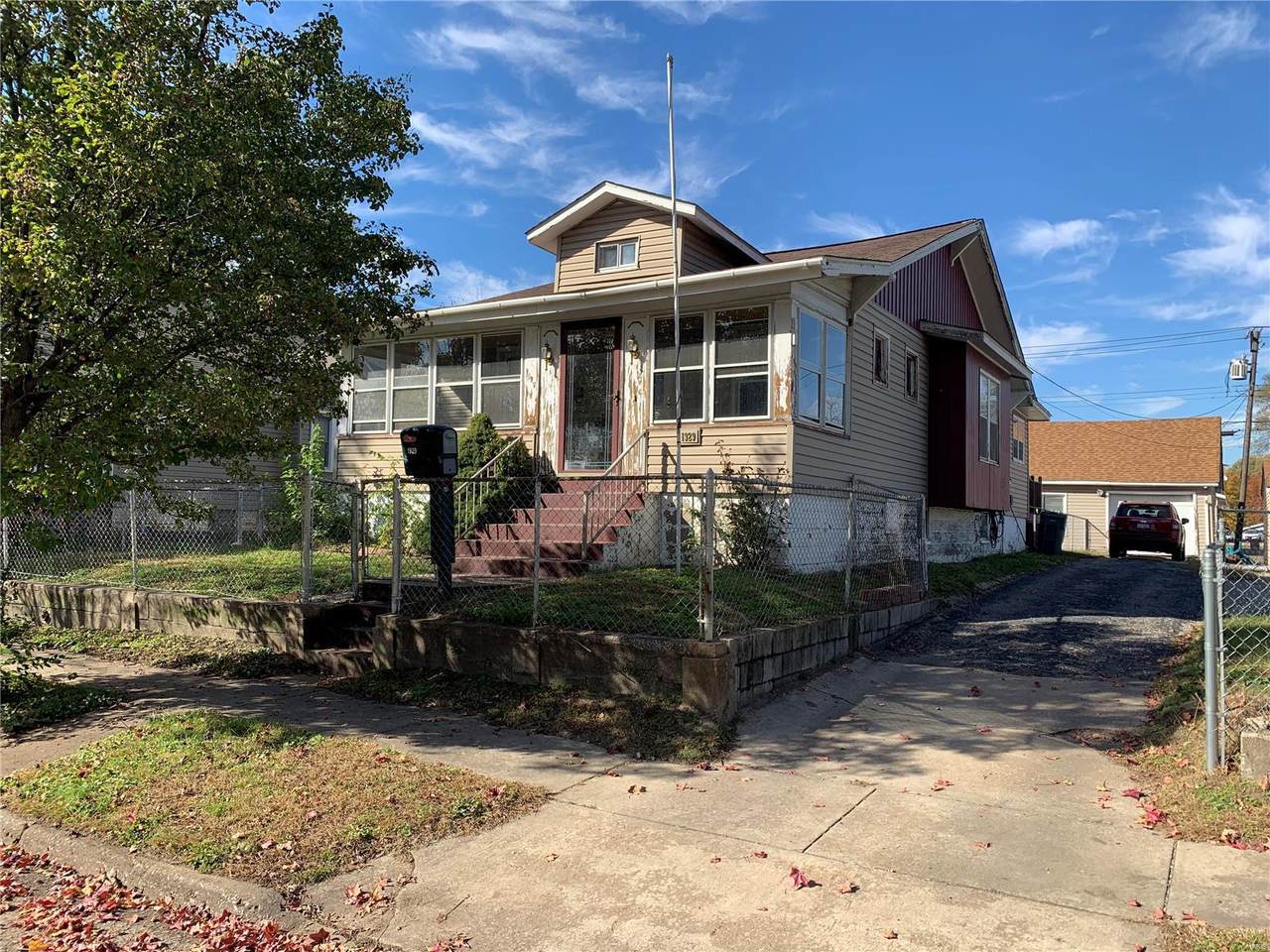 1929 Rhodes Street - Photo 1