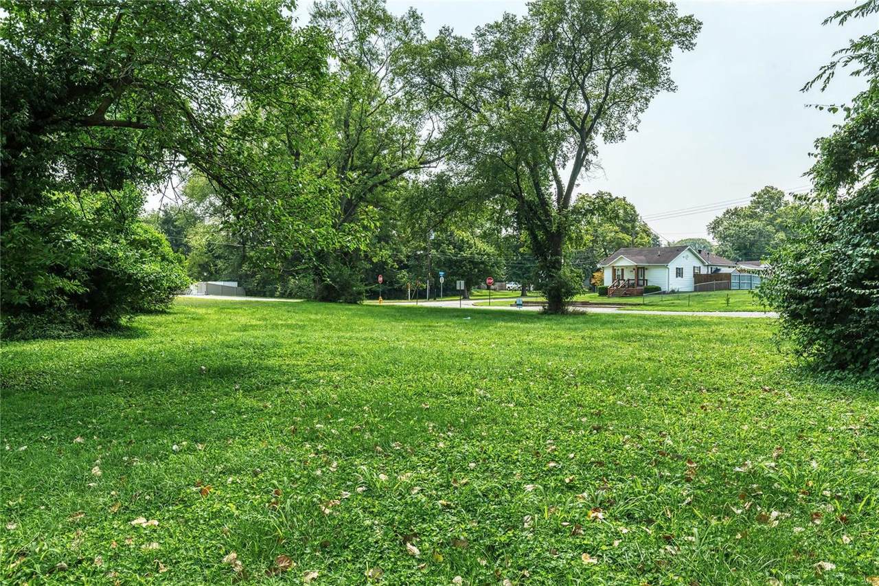 826 Vest Avenue - Photo 1