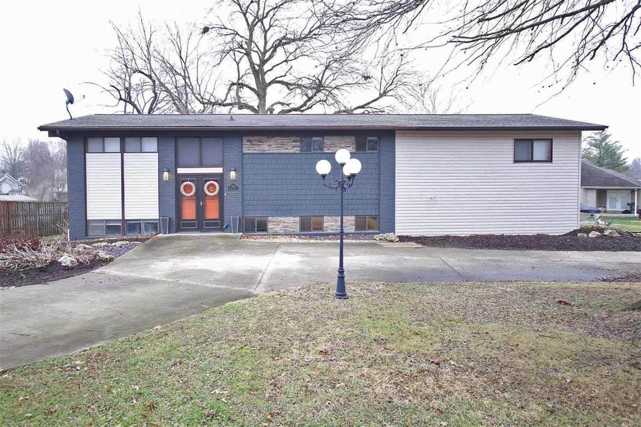 709 Riviera Circle - Photo 1