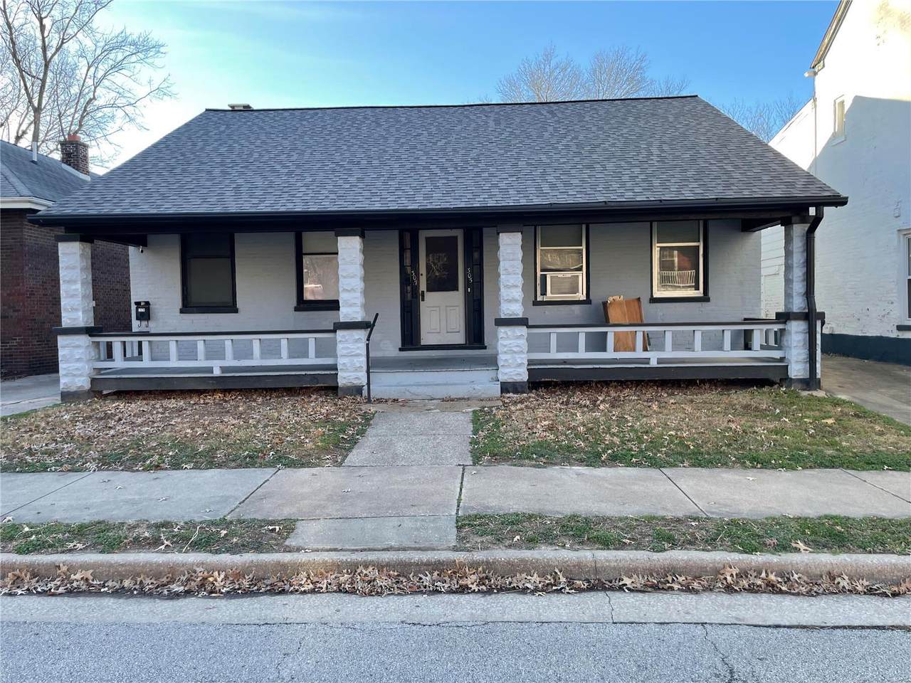 305 Charles - Photo 1