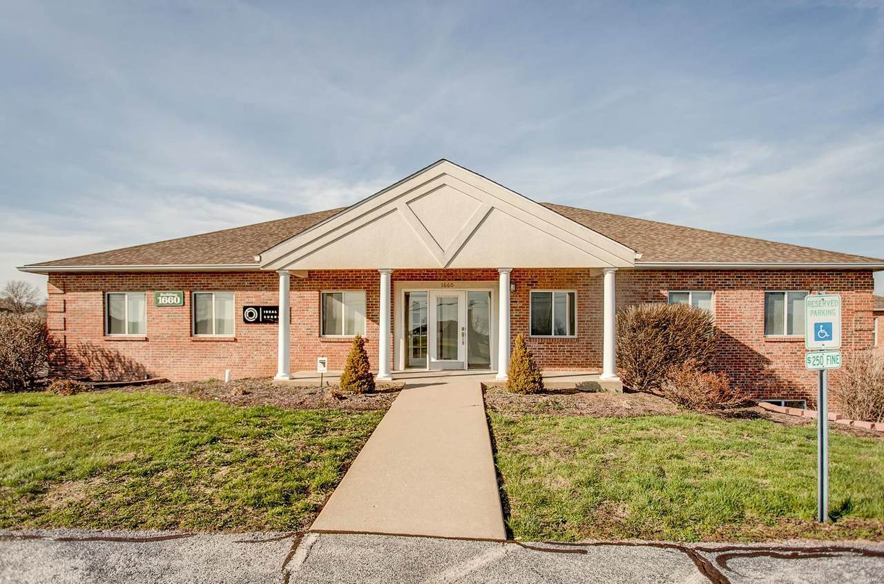 1660 Essex Way - Photo 1