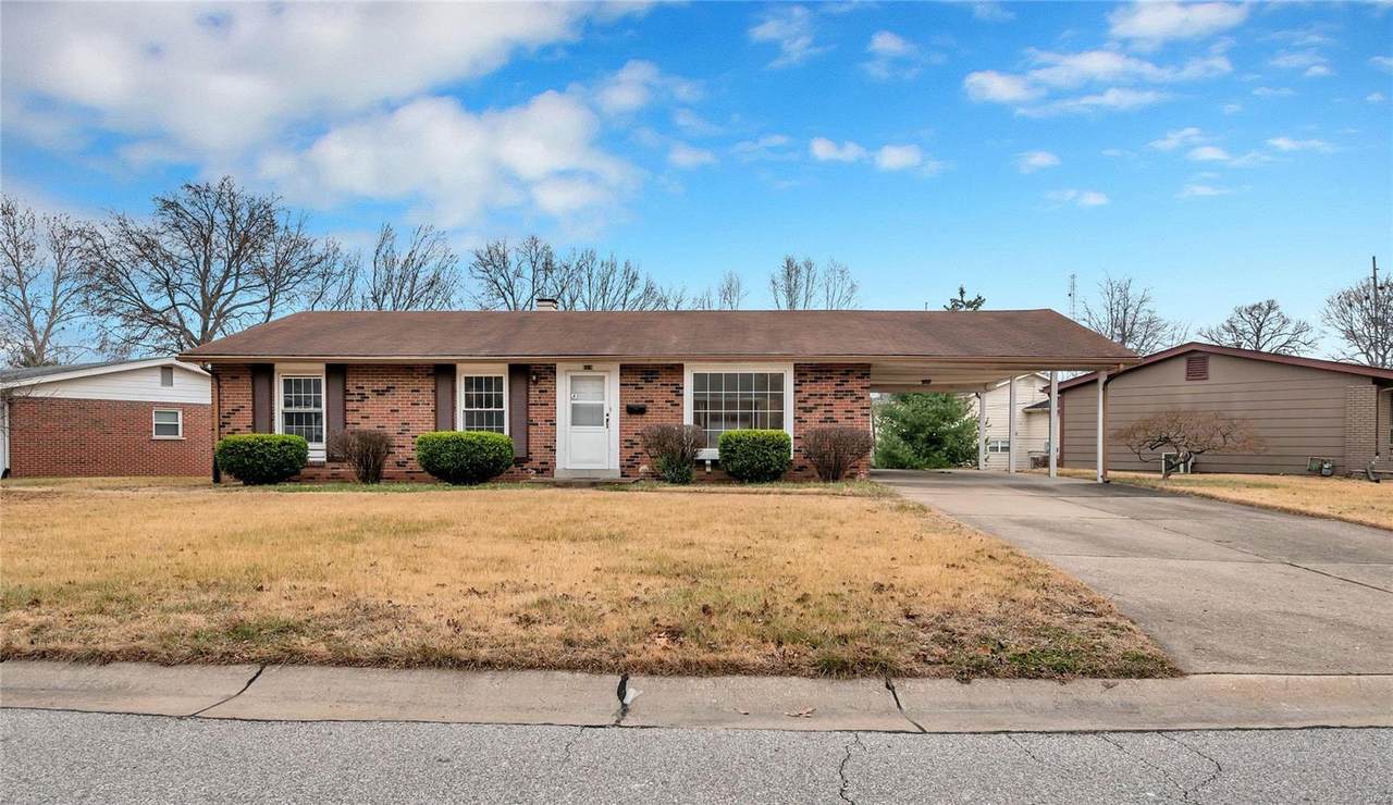 1324 Chargene Street - Photo 1