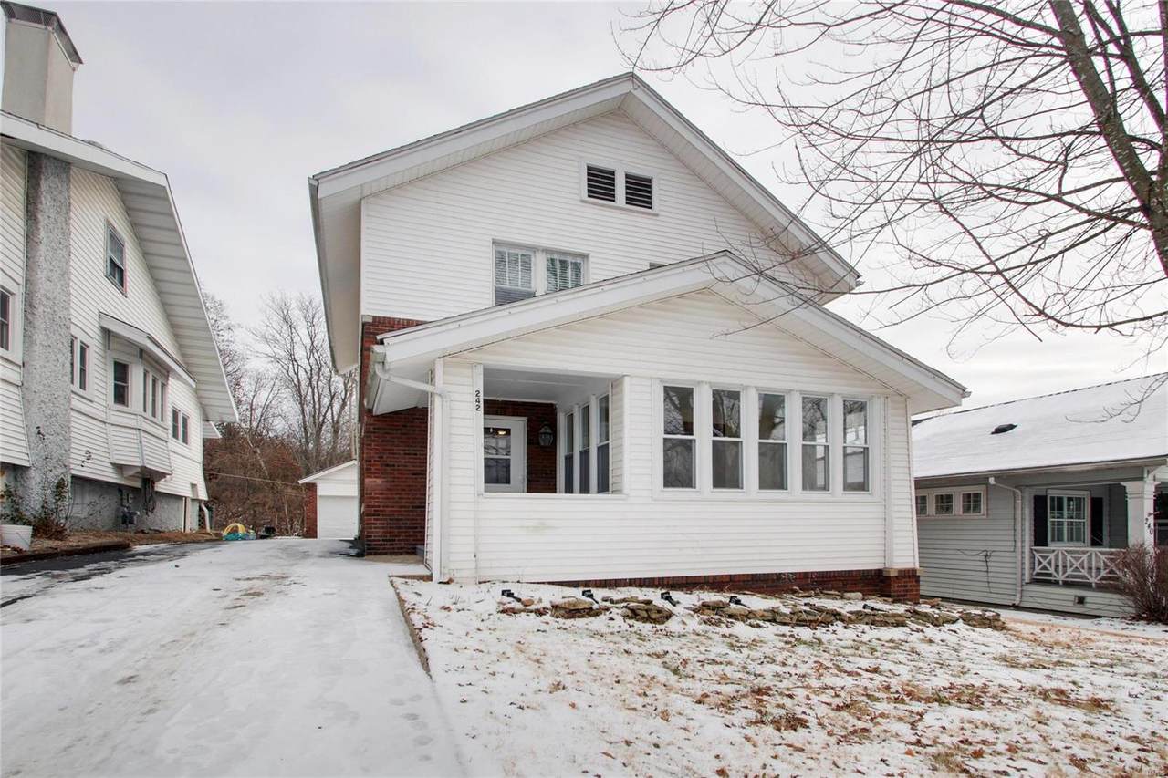242 Virginia - Photo 1