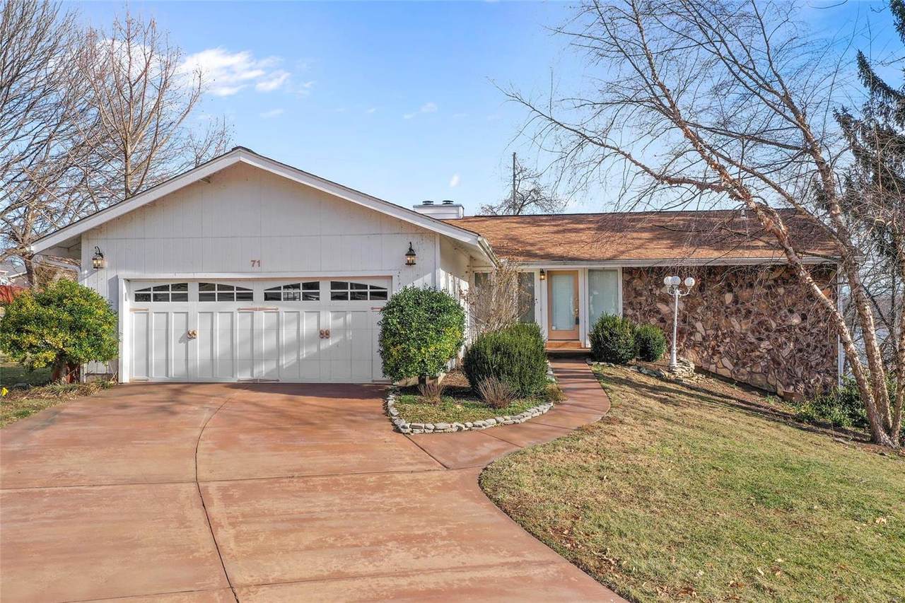 71 Mont Blanc Court - Photo 1