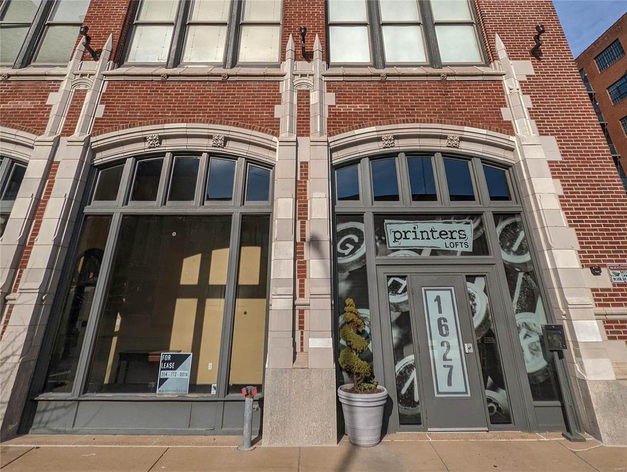 1627 Locust - Photo 1