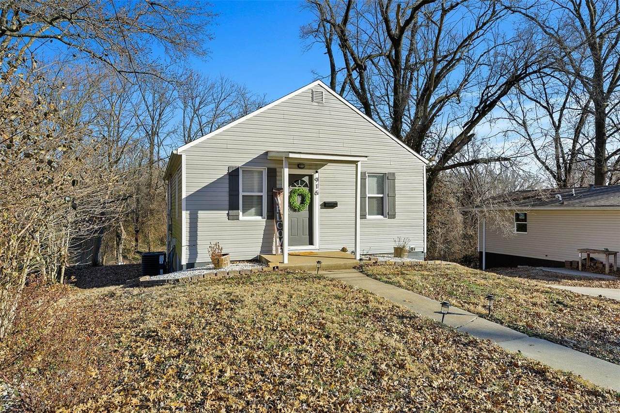 916 Saint Clair Avenue - Photo 1