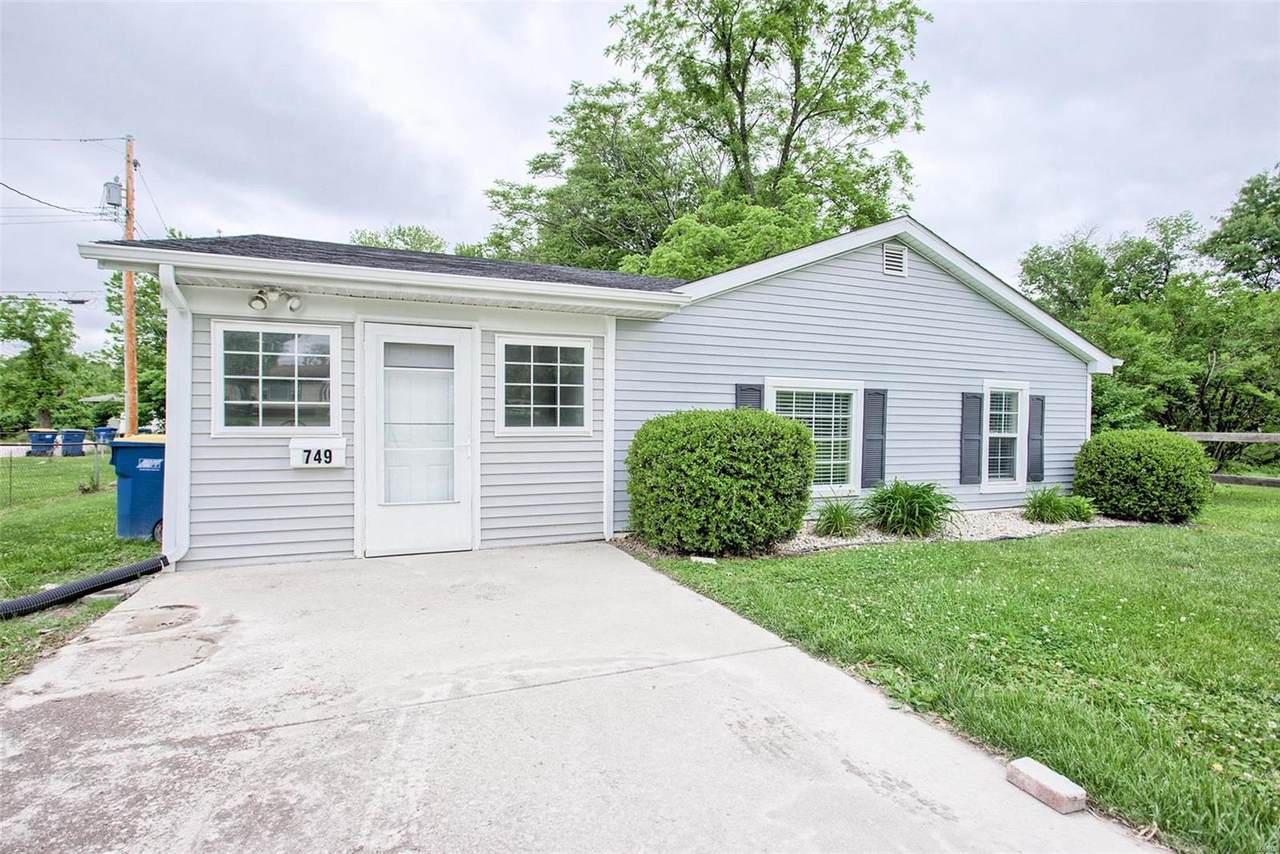 749 Voge Street - Photo 1