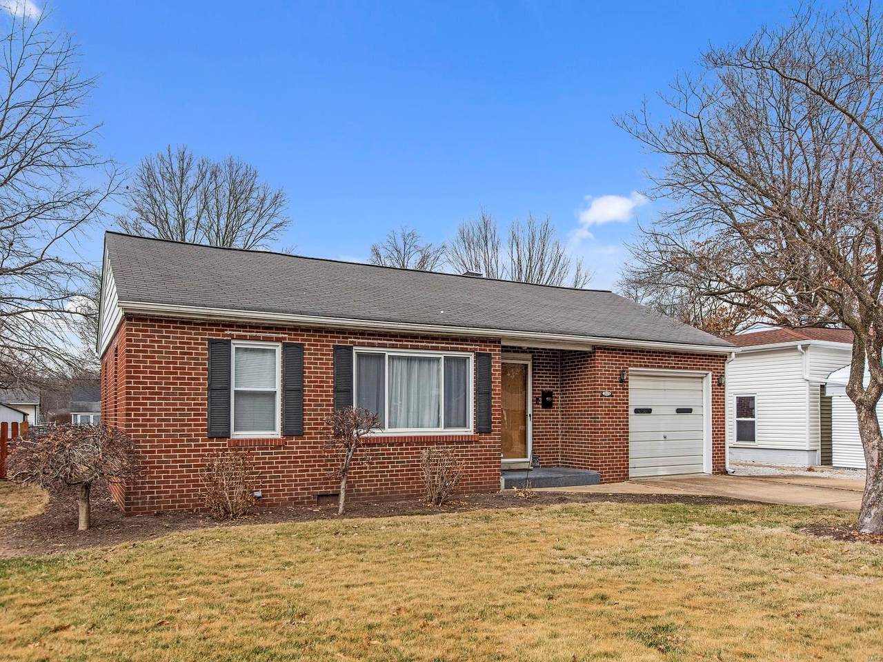 2025 Caseyville Avenue - Photo 1