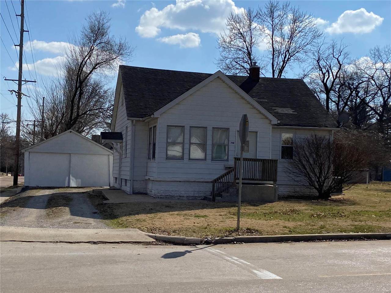 710 28th Street - Photo 1