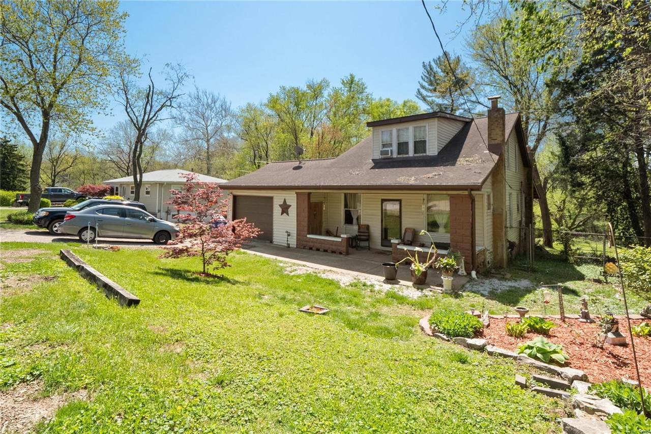 10754 Thorpe Avenue - Photo 1