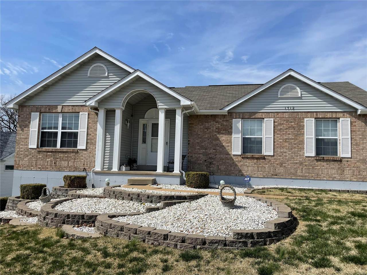 1712 Trinity Circle - Photo 1