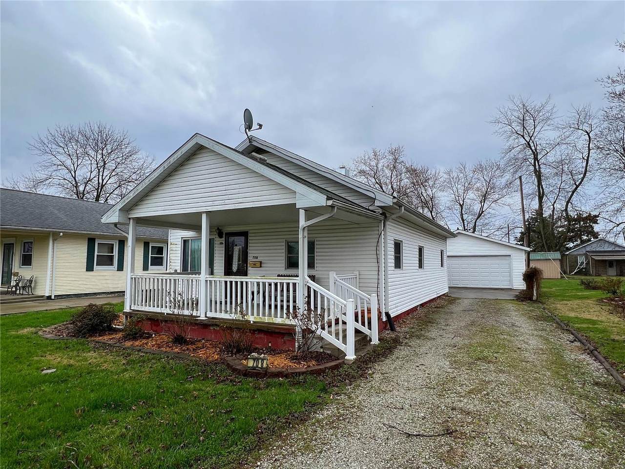 708 Gillespie Avenue - Photo 1